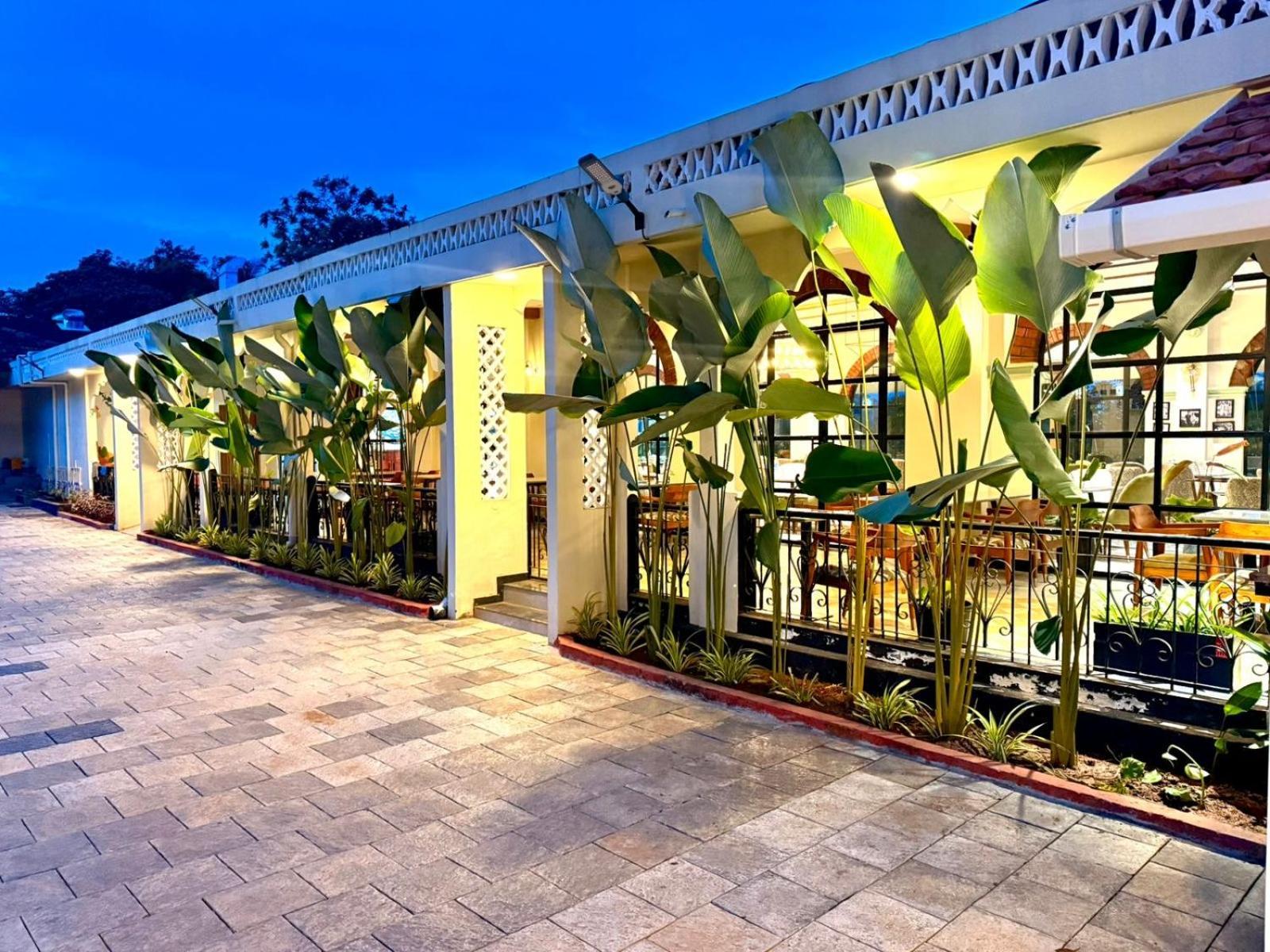 Jaladarshini Lakeside Gardens Bed & Breakfast Kollam Eksteriør bilde